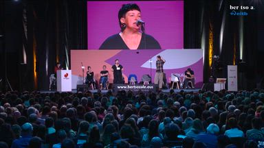 Hamarreko txikia. Onintza Enbeita eta Aitor Bizkarra.