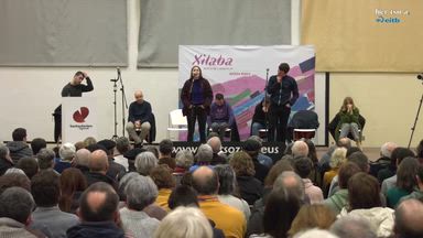 Zortziko txikia. Maddi Ane Txoperena eta Aitor Servier.