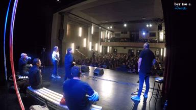 Onintza Enbeita eta Eneritz Artetxe. Bi futbolari, Eneritzek uztea erabaki du.