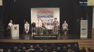 Zortziko txikia. Peru Abarrategi eta Andere Arrioilabengoa.