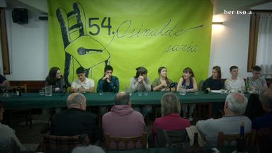 Kopletan. Haira Aizpurua, Janire Arrizabalaga eta Maddi Agirre.