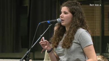 Oinak emanda. Kattalin Arabolaza.